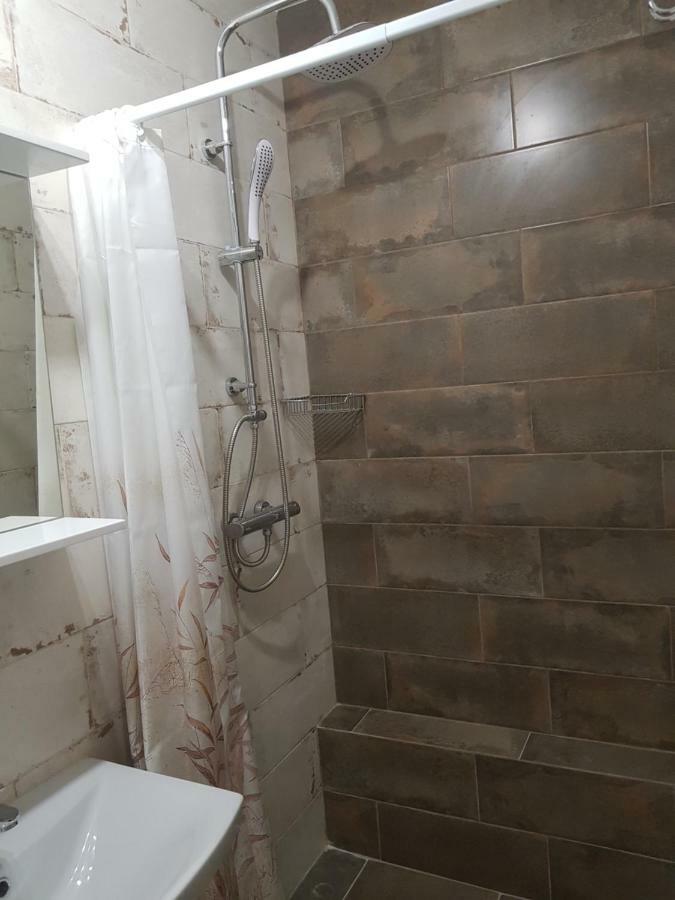 Silver Star Apartment 40M 우주고로트 외부 사진